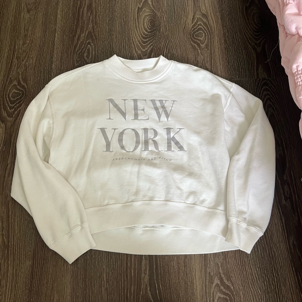 Abercrombie & Fitch Cream Crewneck Sweater with New York Print